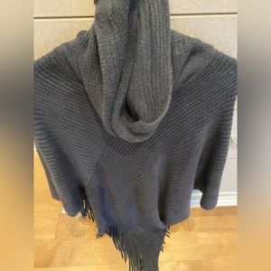 Guess BNWTs cowl neck poncho sweater